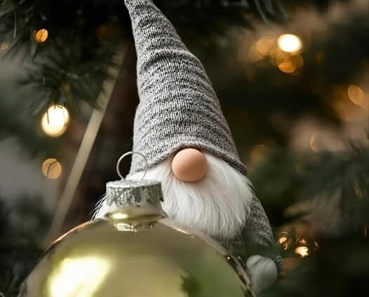 🎄 Weihnachtsaktion im Kreativkeller – finde die versteckte Weihnachtskugel!