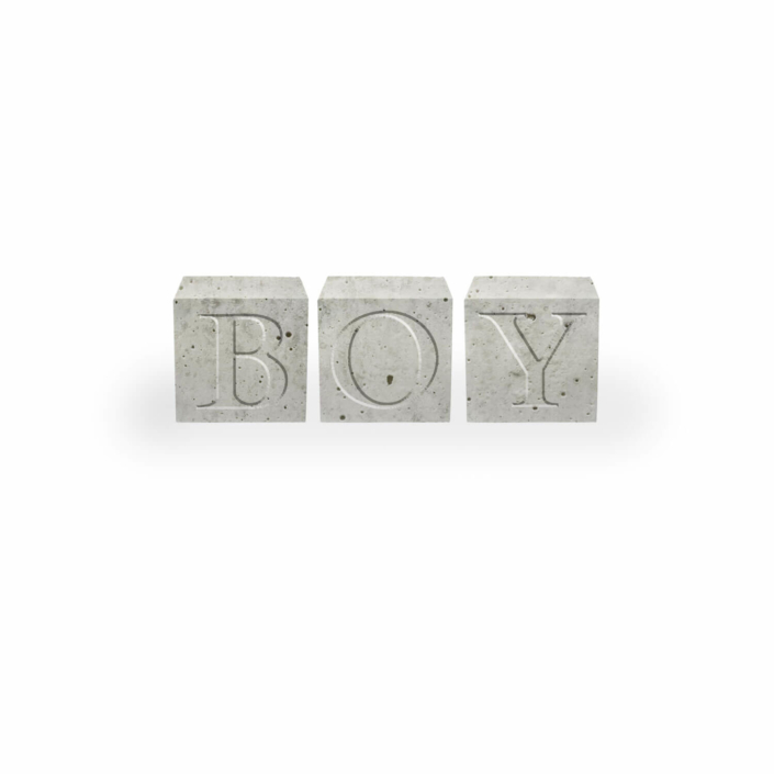 babygeschenke-personalisiert-15 Babygeschenke personalisiert - Beton Buchstabenwürfel Boy