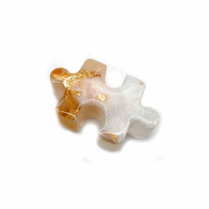 kreativkeller-deko-und-geschenke-epoxidharz-deko-58 Epoxidharz Deko - Resin Puzzleteile in gold und weiß