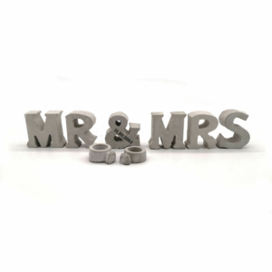 Hochzeitsgeschenk Ideen ausgefallen - Beton Buchstaben Mr & Mrs mit Datum des Brautpaars