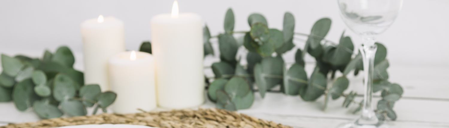 table-with-romantic-ornaments